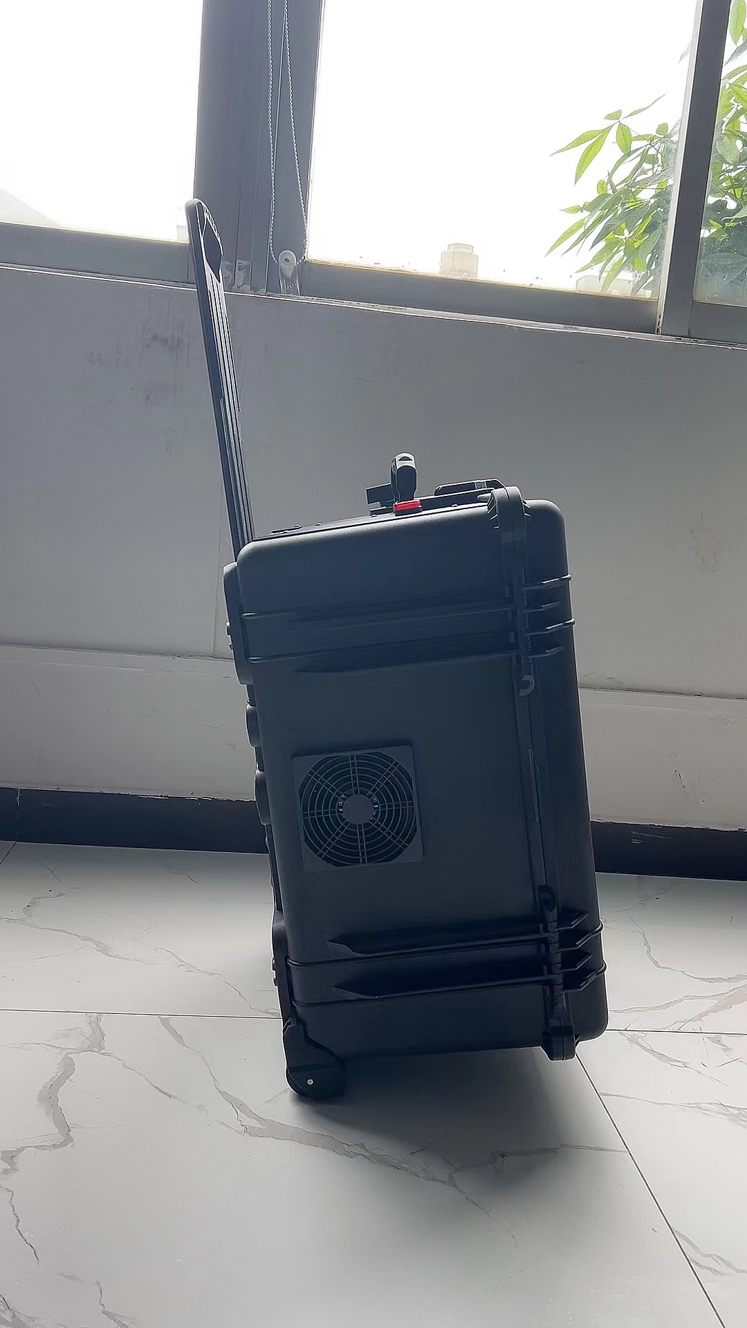 牟定手拉箱型移动通信干扰器